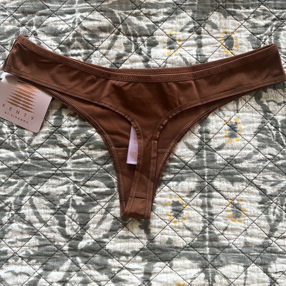 Savage X Fenty Set - Picture 5 of 5